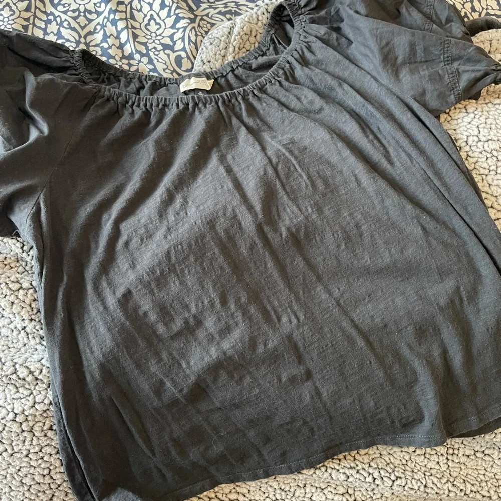 Universal Thread top - Picture 2 of 6